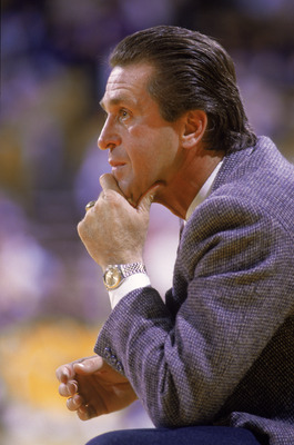 陇右山猫队击败祁连雄鲨队，网球联赛上演裁判判罚引热议！战术板得到兑现(英雄派对必须倒下黄油攻略)