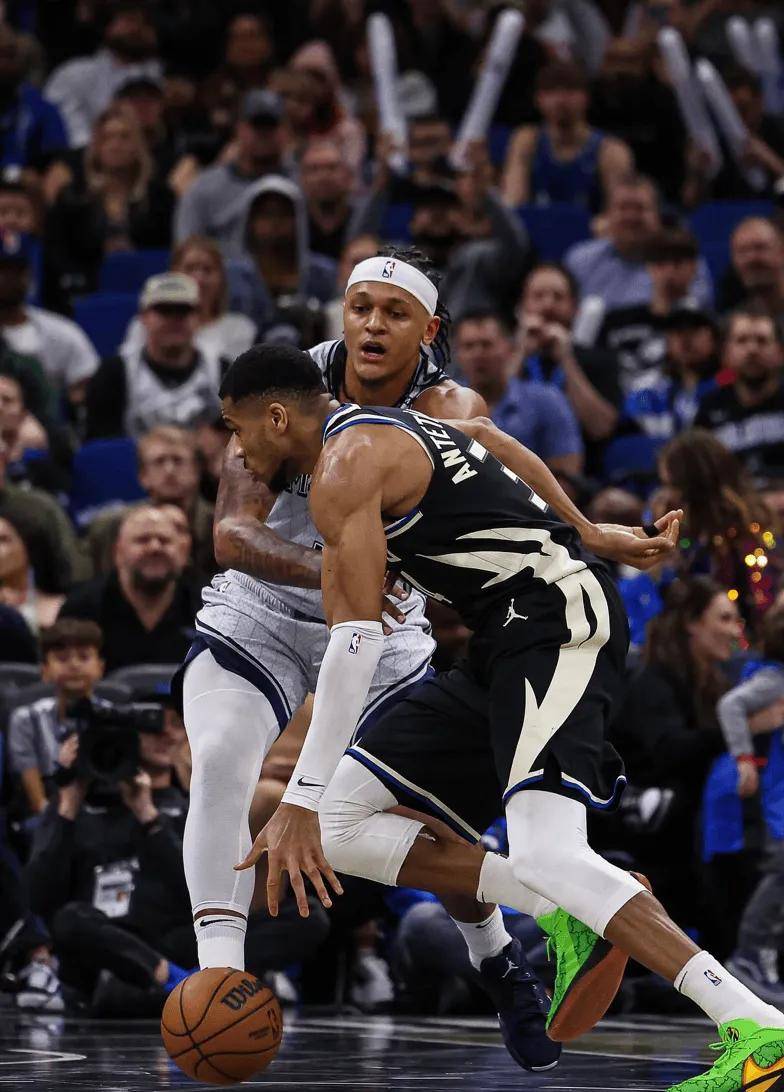 包含字母哥回归赛场,大胜首场状态亮眼,TL观众沸腾!的词条 包含字母哥回归赛场,大胜首场状态亮眼,TL观众沸腾!的词条