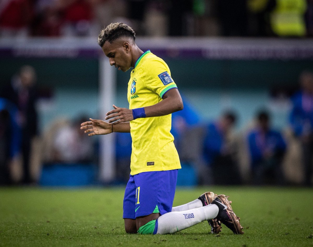 包含内马尔连续七场比赛得分超过关键助攻，篮网挑战极限！的词条